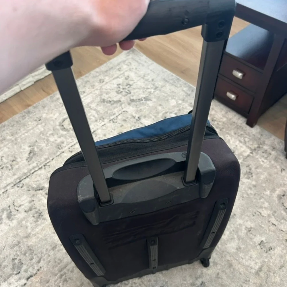 Patagonia Black Hole Wheeled Duffel Bag Navy Blue Rolling Travel Luggage 100L